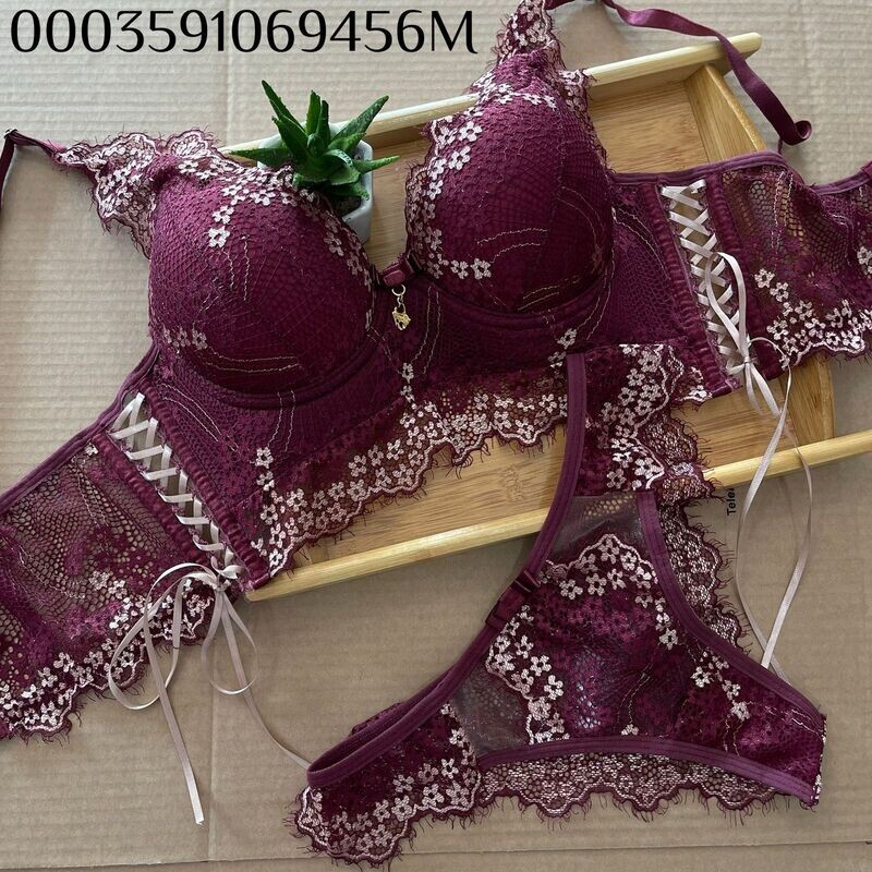 verspielter bordeaux-roter BH mit Blumenspitzen inkl. Slip