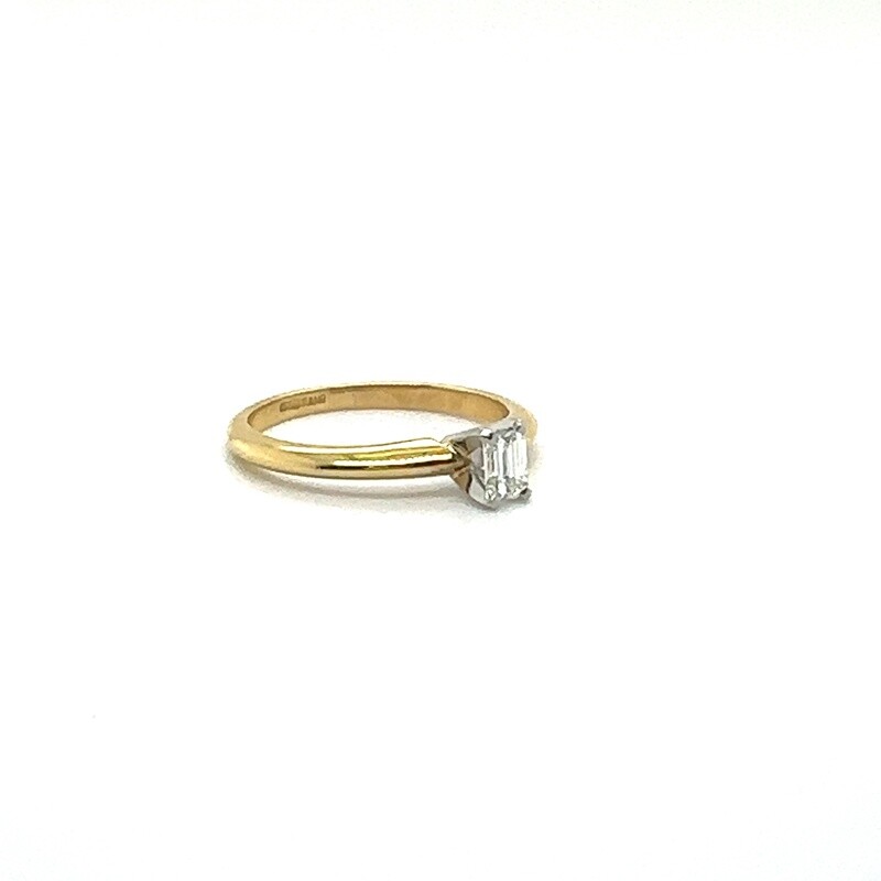 18ct Yellow Gold Single Diamond Ring RC342