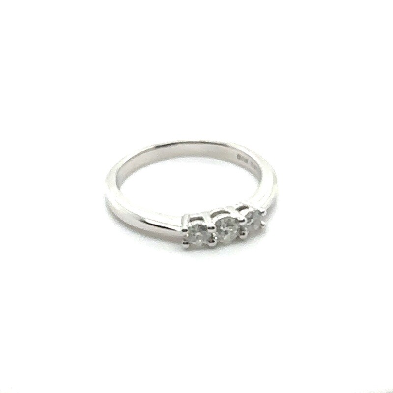 18ct White Gold 3 diamond set ring