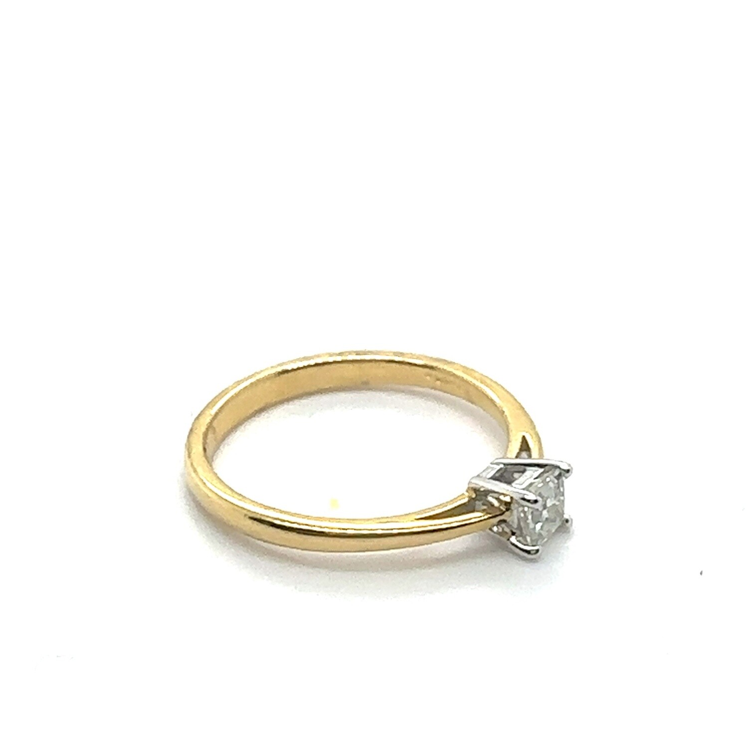 18ct Yellow gold Single set Diamond ring