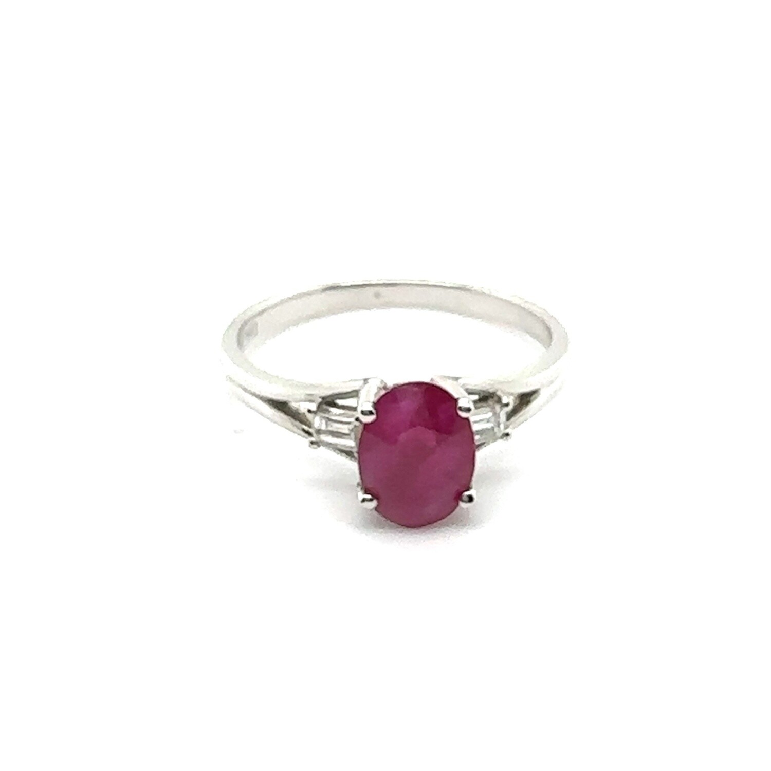 18ct white gold Diamond and centre ruby ring