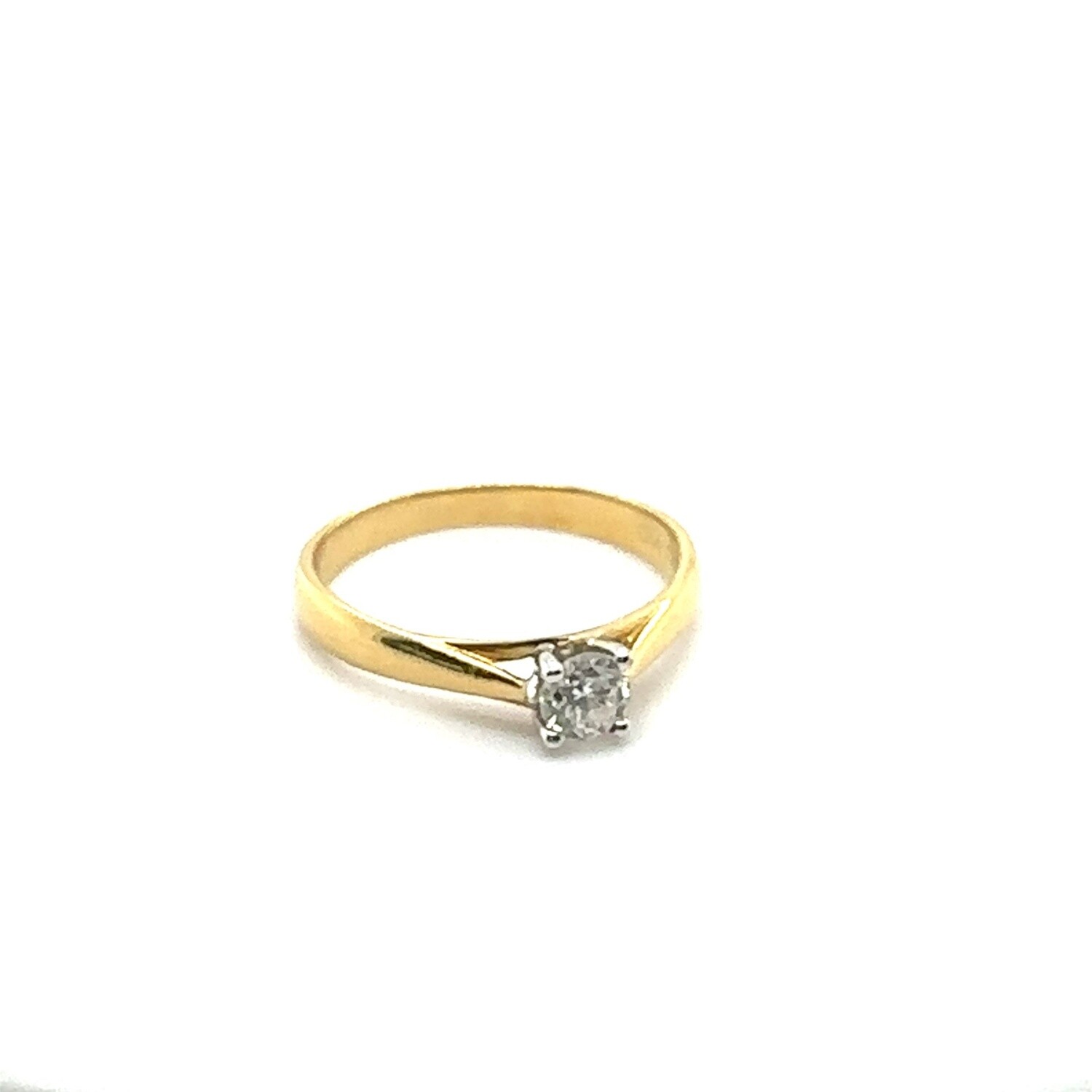18k yellow gold diamond ring