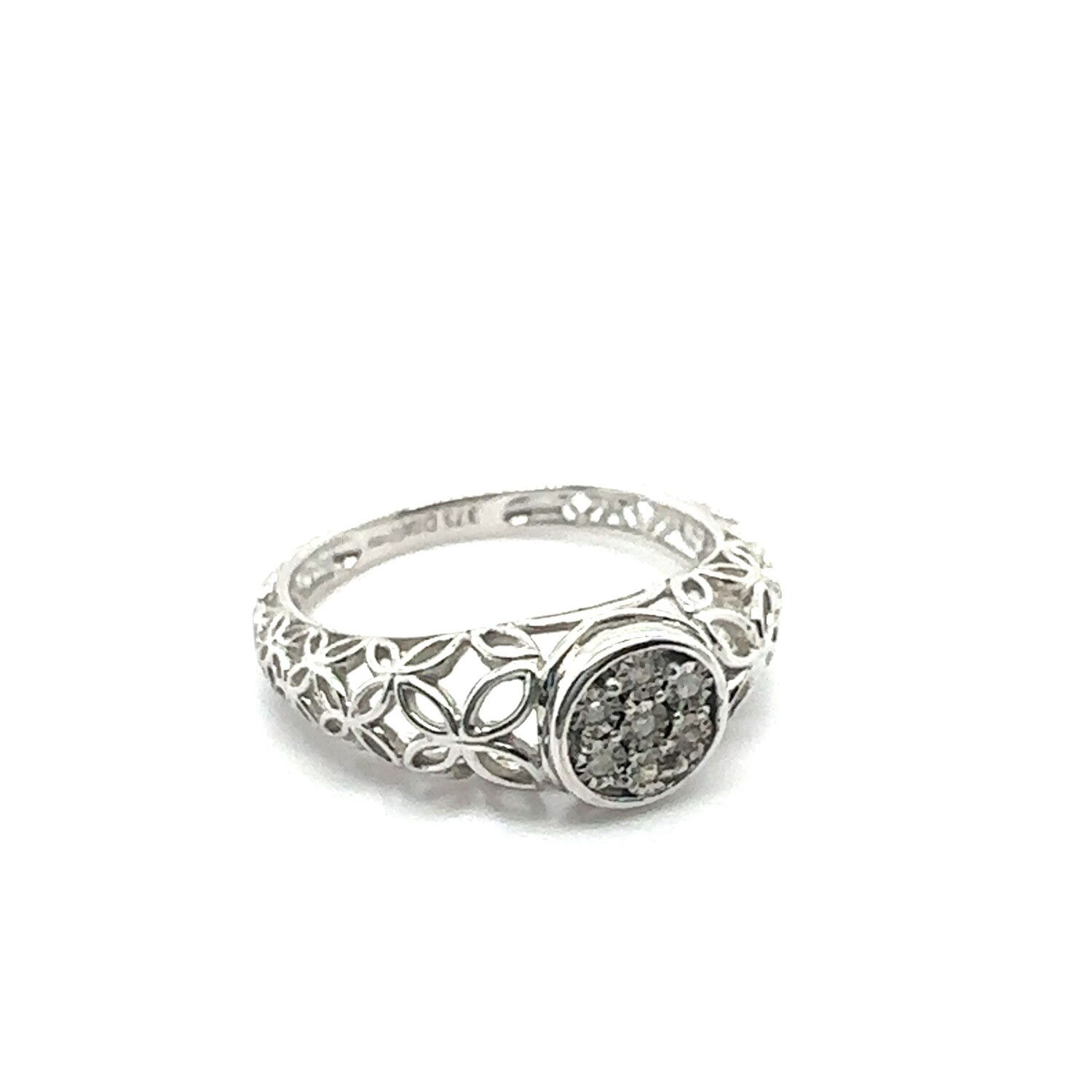 9ct White gold diamond flower style ring