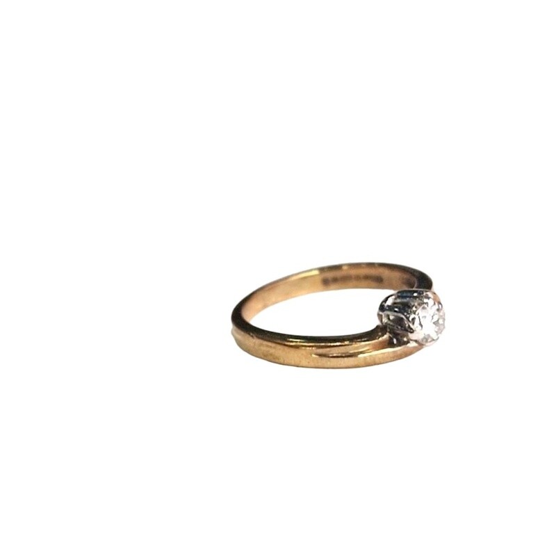 9ct Yellow gold single set diamond ring