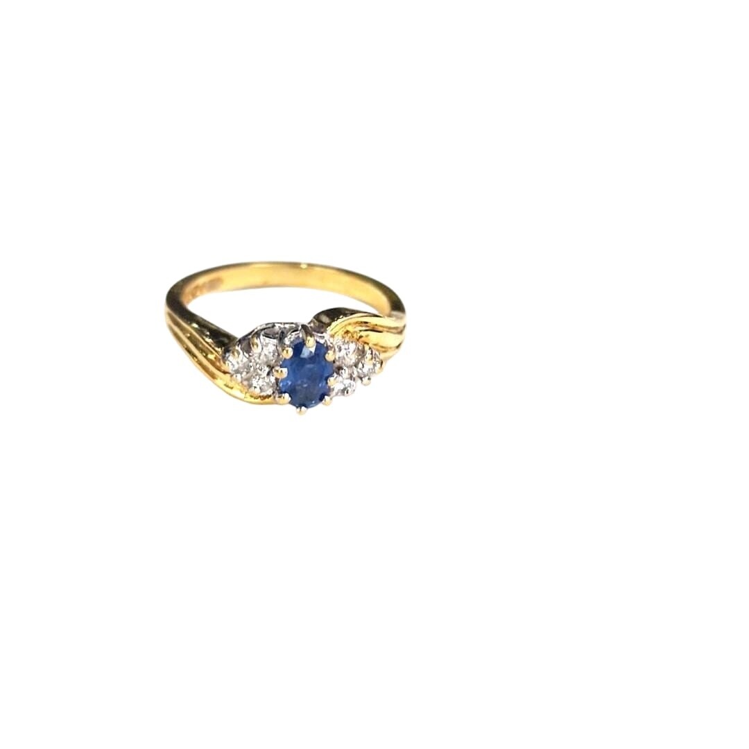 18ct Yellow gold sapphire and diamond ring
