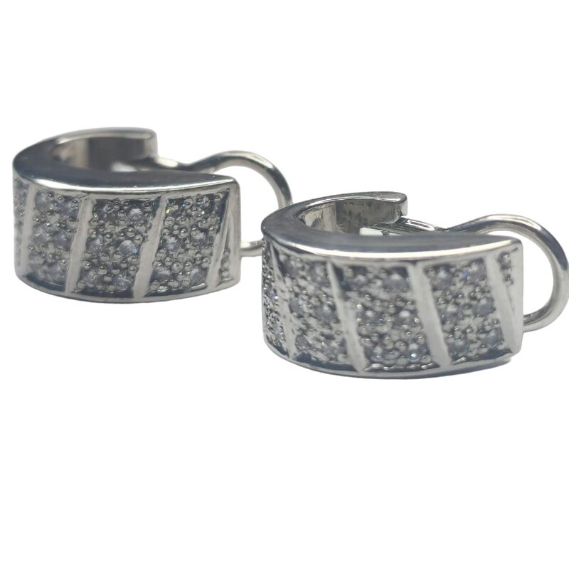 18ct white gold Huggie style earrings