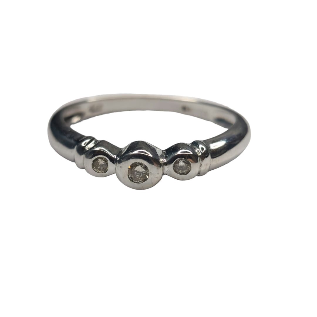 9ct set White gold 3 diamond set ring