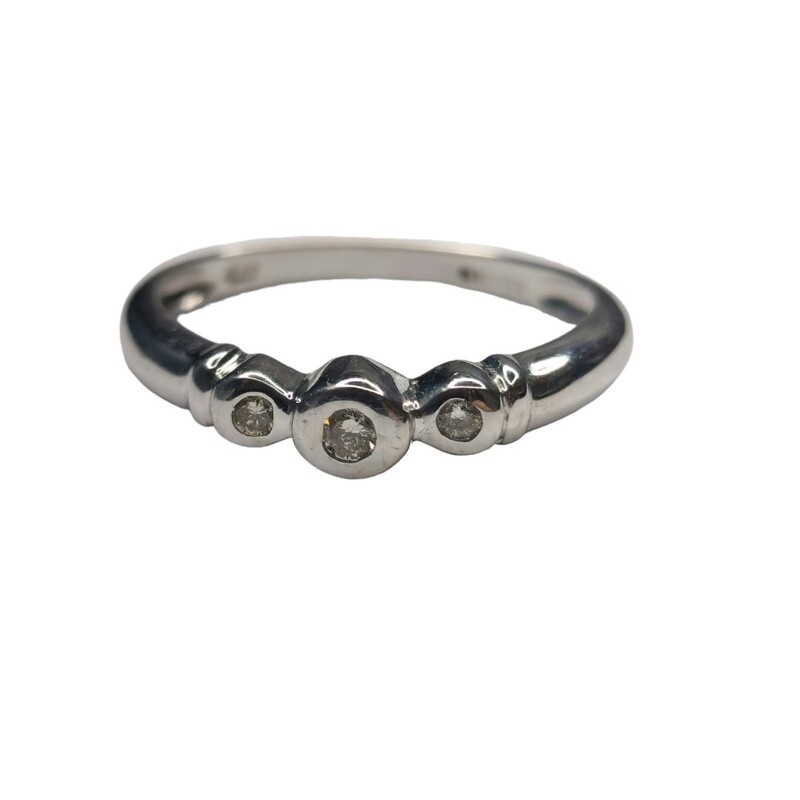 9ct set White gold 3 diamond set ring