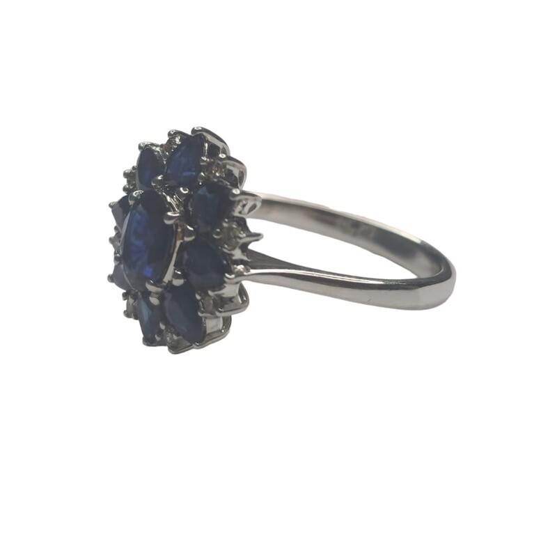 9ct white gold sapphire flower style ring