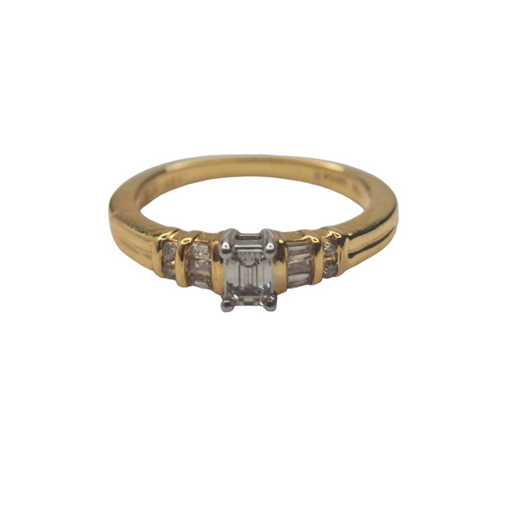 18ct yellow gold 5 Diamond set ring