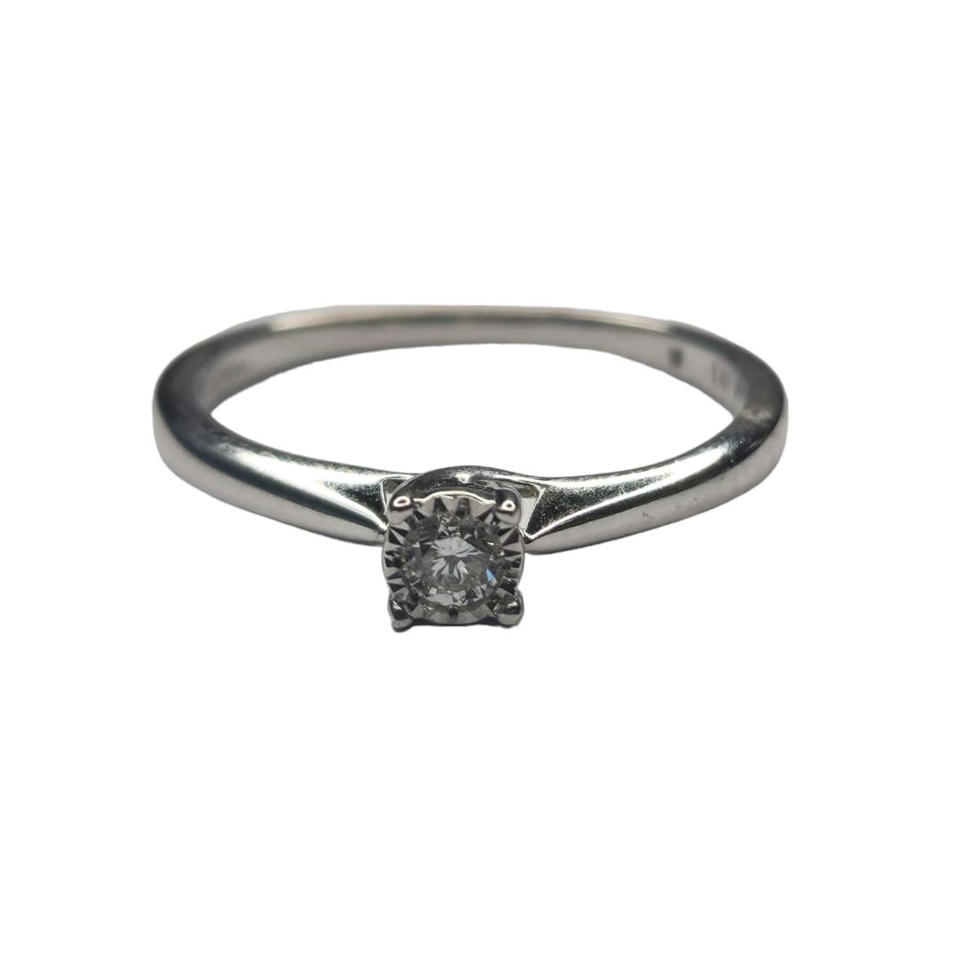18ct white gold centre set diamond ring