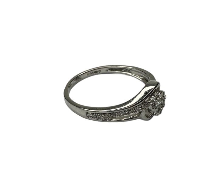 9ct white gold diamond cluster set ring