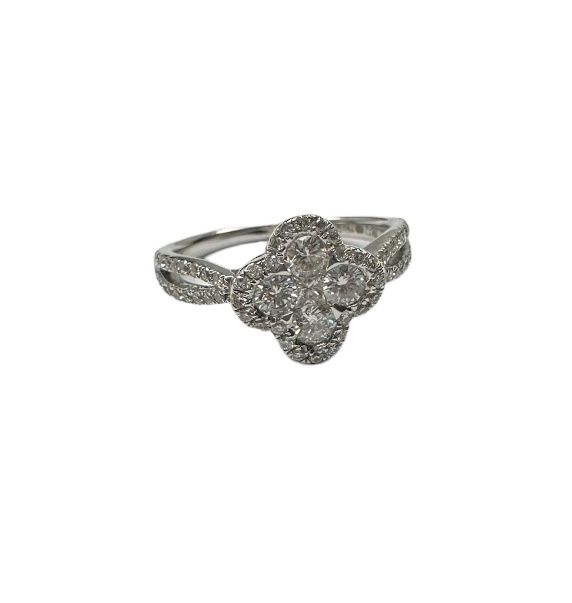 18ct White Gold Diamond flower Ring
