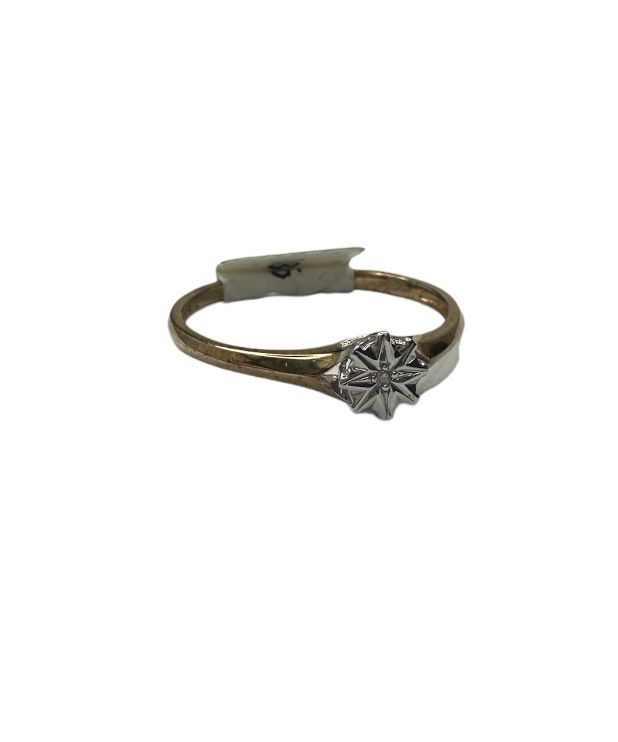 9ct yellow gold Star diamond ring