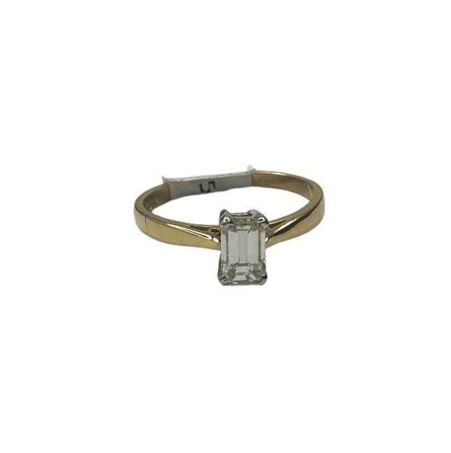 18ct Yellow gold single set baguette diamond ring