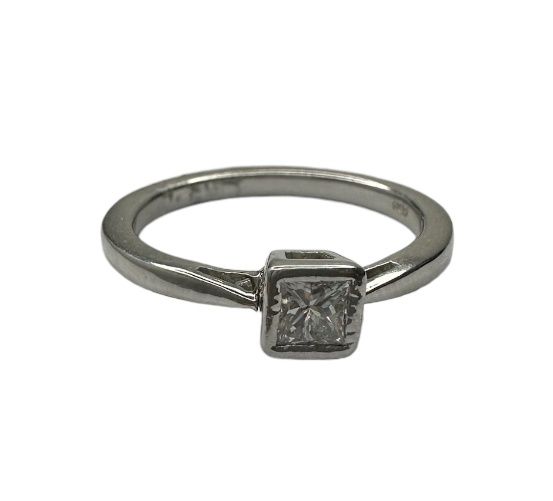 Platinum diamond centre set ring