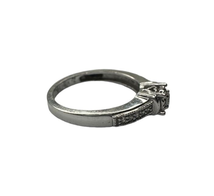 9ct white gold diamond set ring