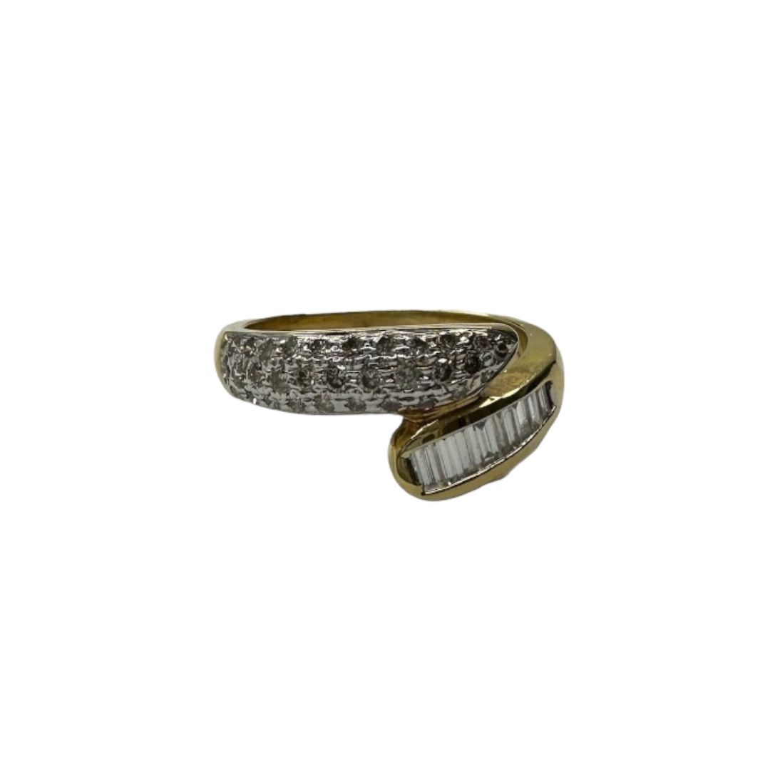 18ct yellow gold diamond twist style ring