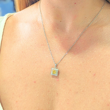 White Gold Necklaces