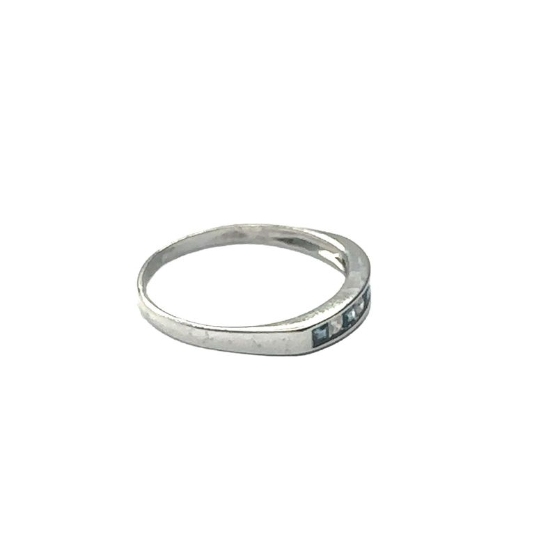 9ct white gold diamond and sapphire  ring