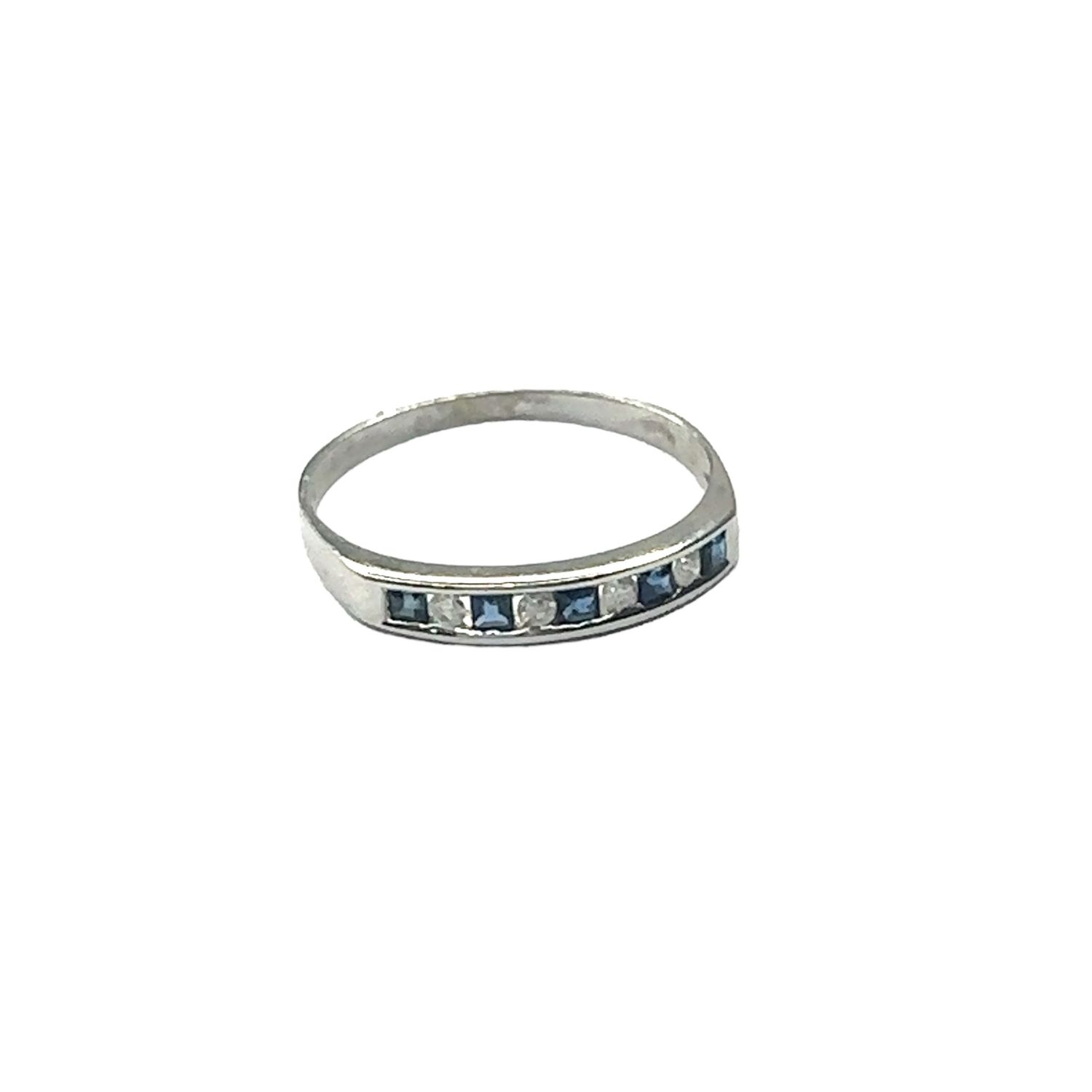 9ct white gold diamond and sapphire  ring