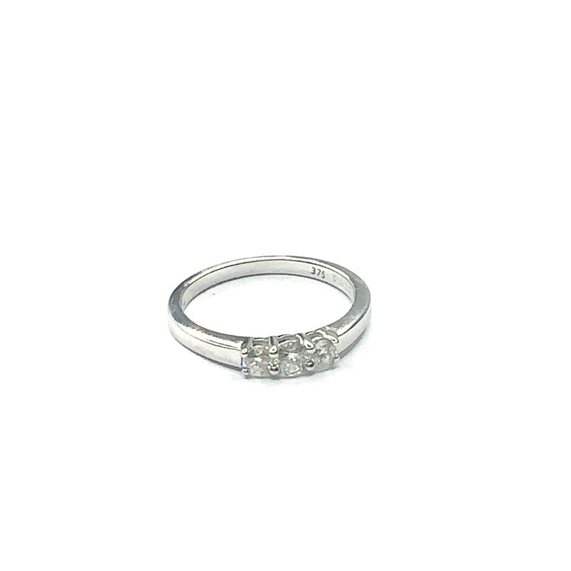 9ct White gold 3 diamond set ring