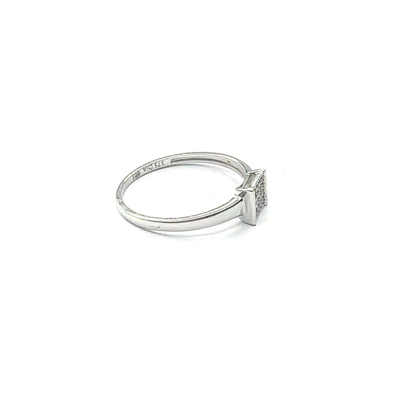 9ct White gold diamond cluster ring