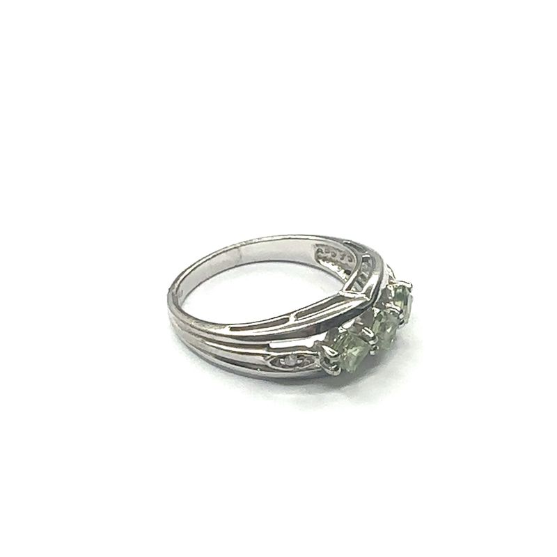 9ct white gold diamond and green adventuring ring