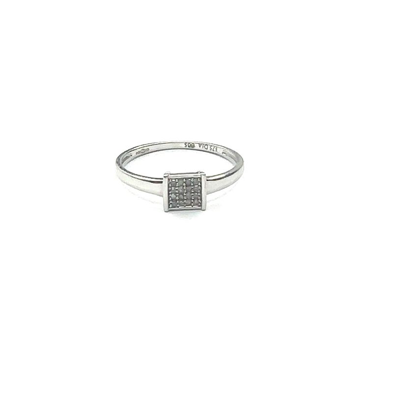 9ct White gold diamond cluster ring
