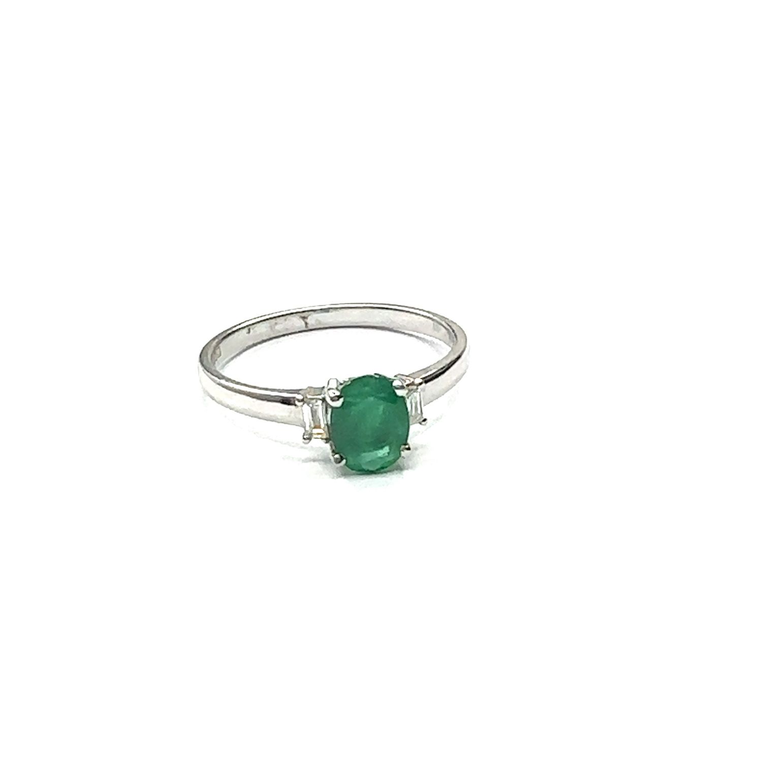 18ct white gold emerald set and diamond ring