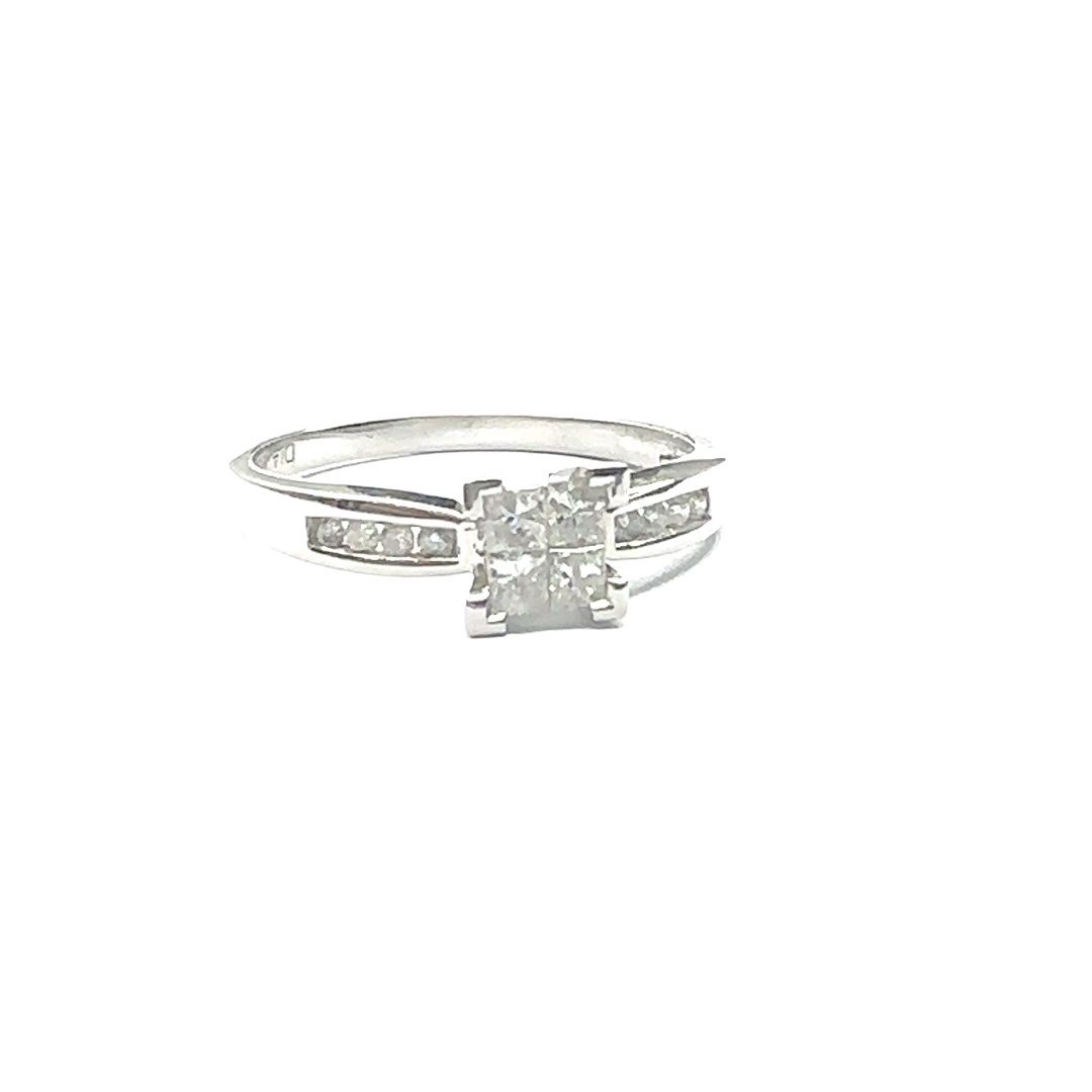 9ct white gold diamond illusion set ring