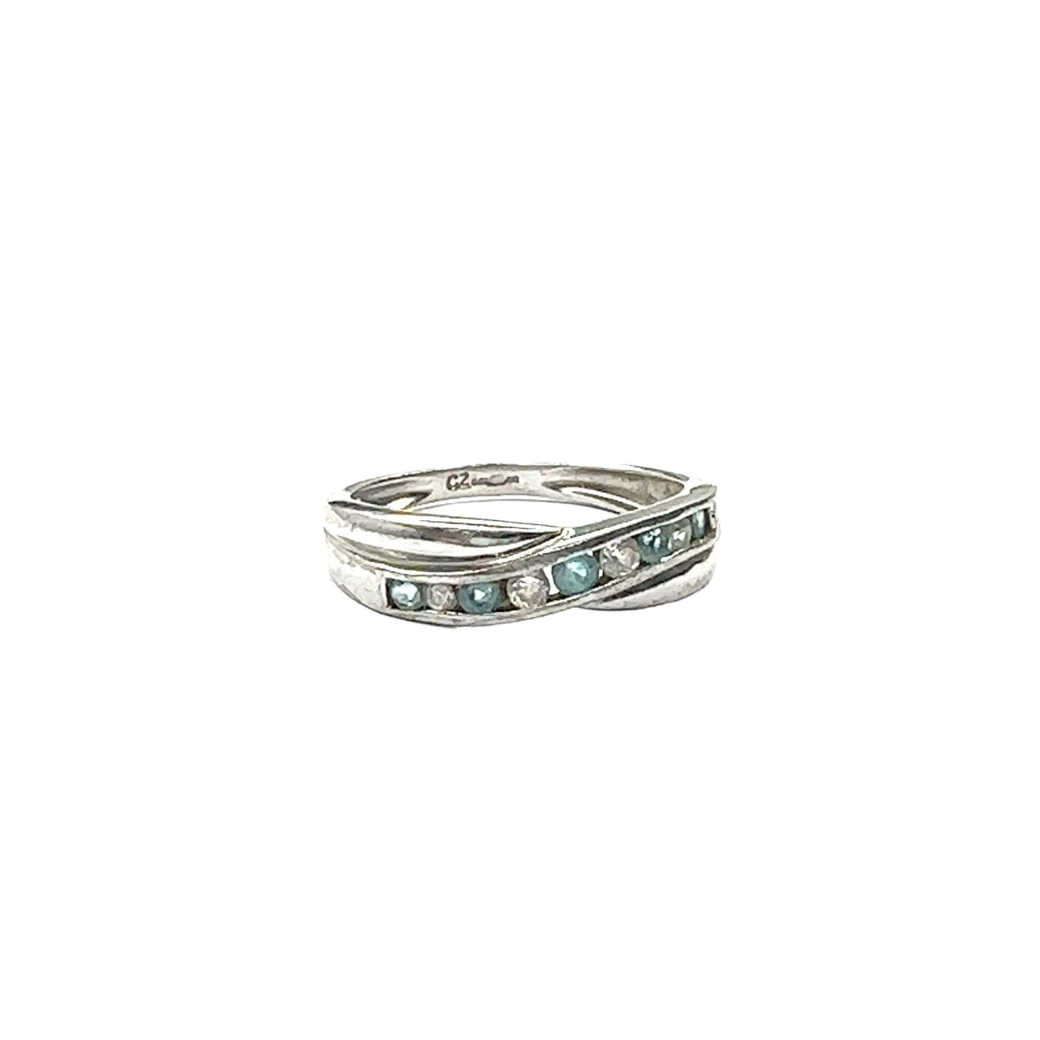 9ct white gold diamond and aqua set Marine ring