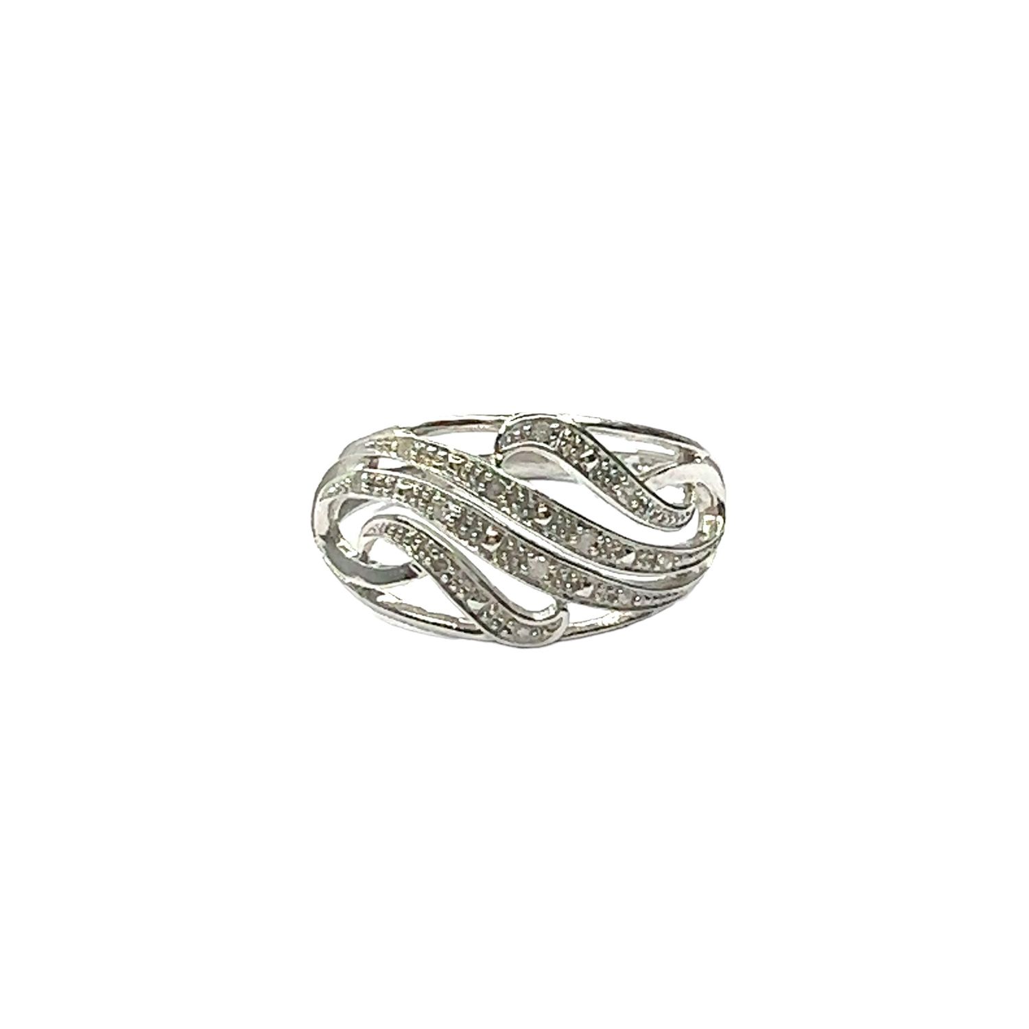 9ct white gold flower design diamond ring