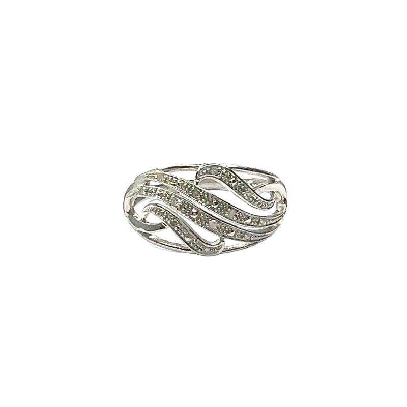 9ct white gold flower design diamond ring