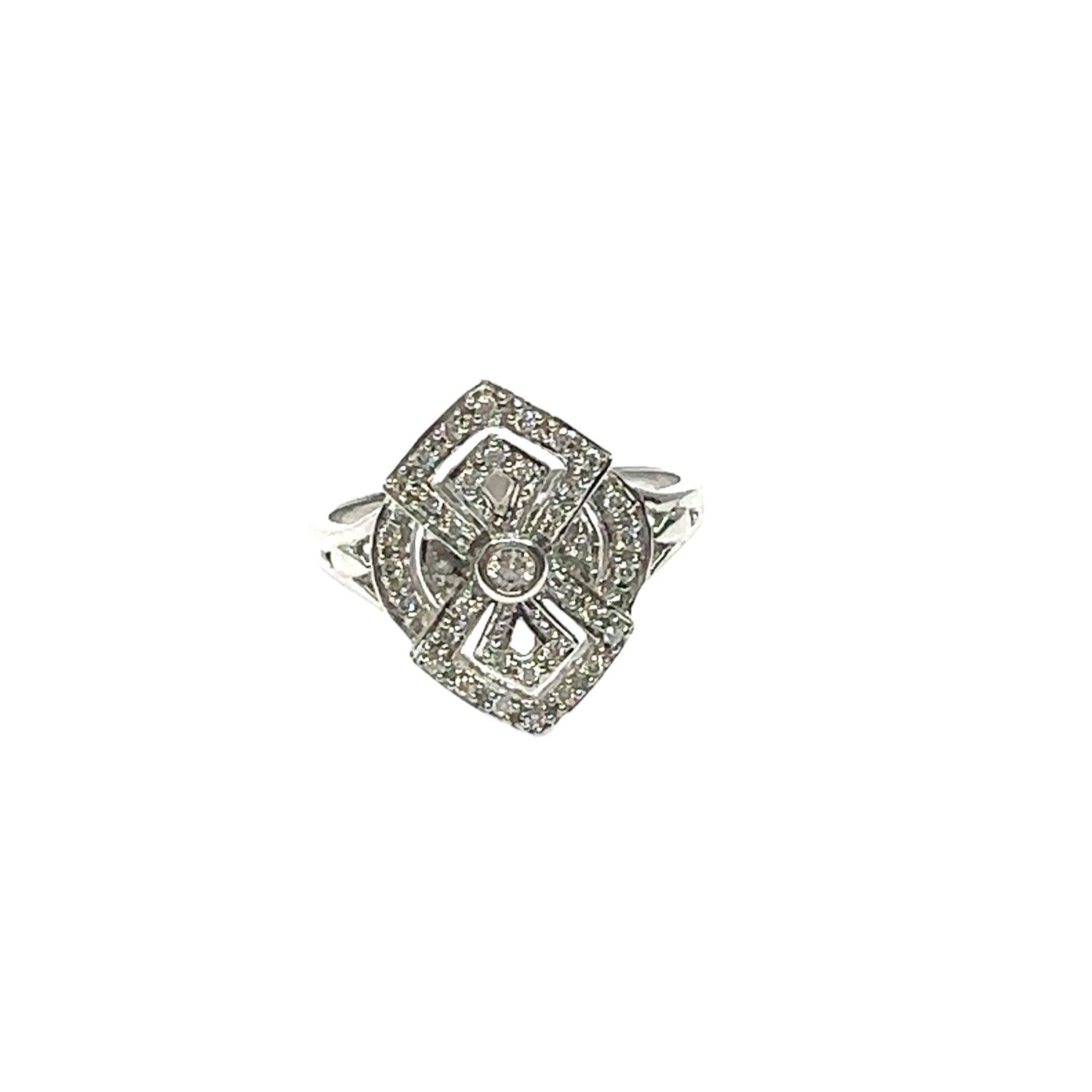 9ct white gold diamond set pattern ring