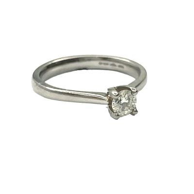 18ct white gold diamond single set ring