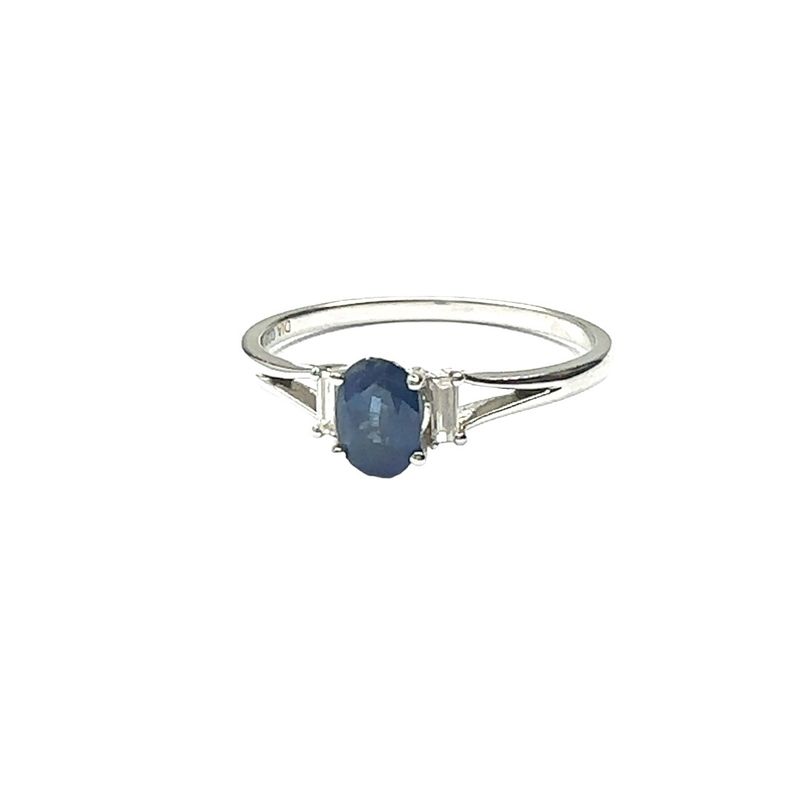 18ct white gold diamond and oval cut sapphire  ring