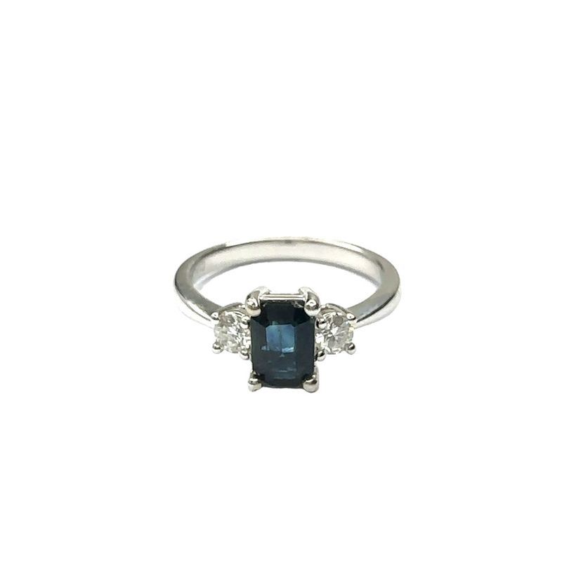 18ct white gold blue sapphire and diamond ring  ring
