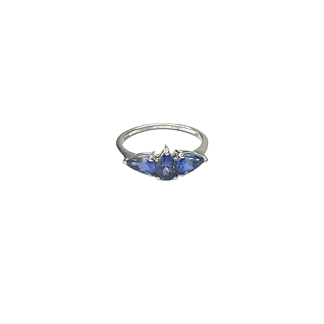 9ct white gold Topaz ring