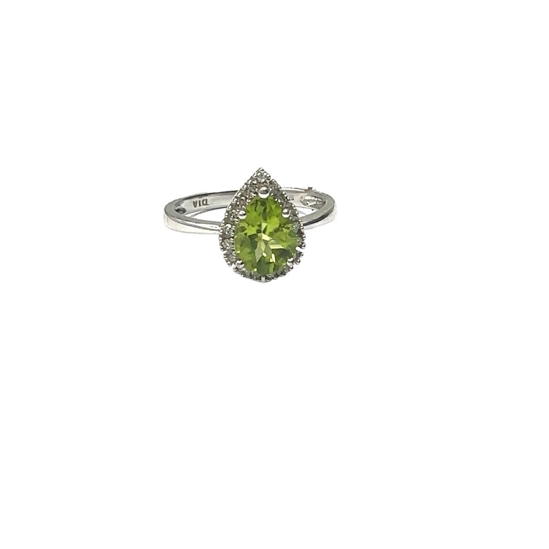 9ct white gold diamond and peridot set ring