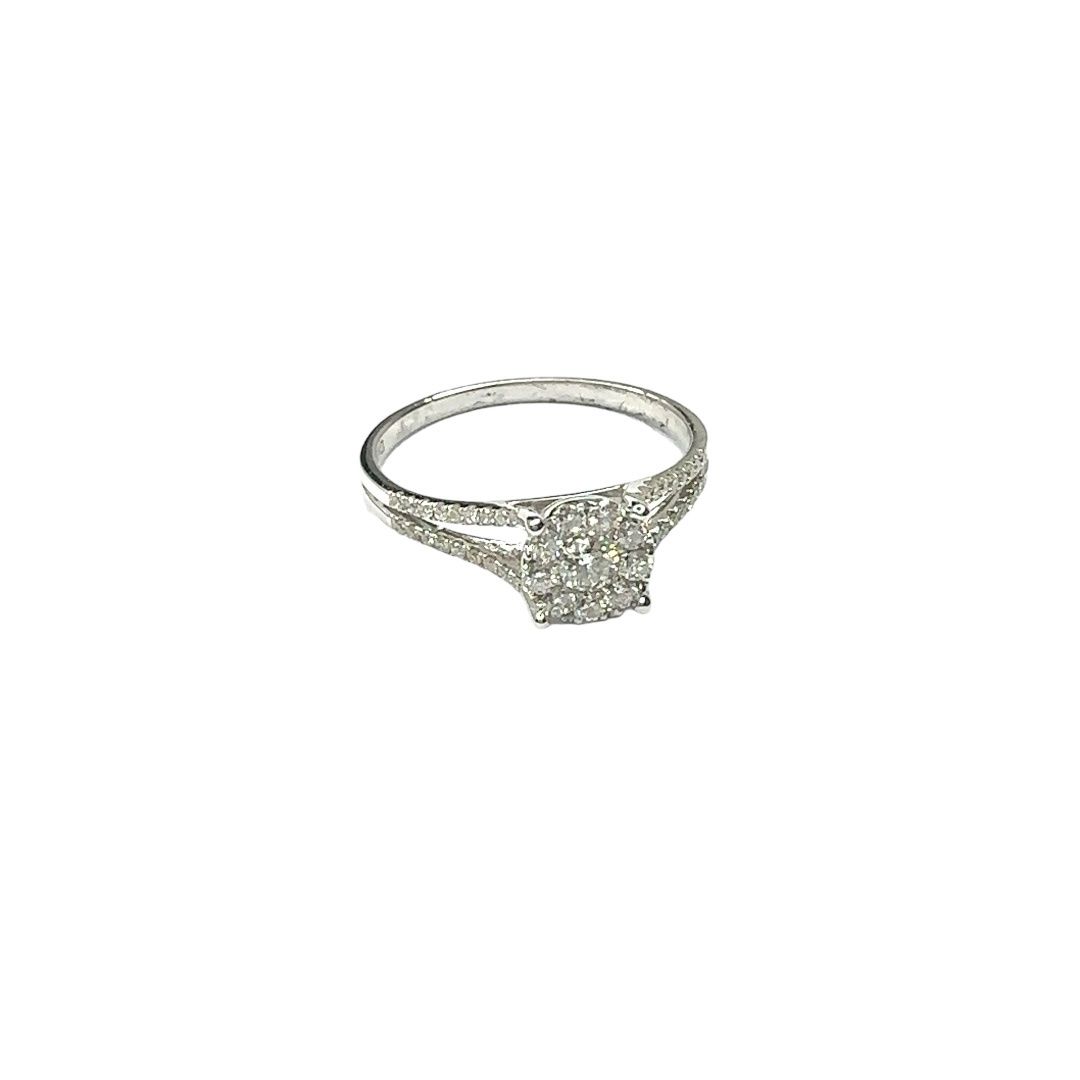 18ct white gold cluster 0.50ct diamond set ring