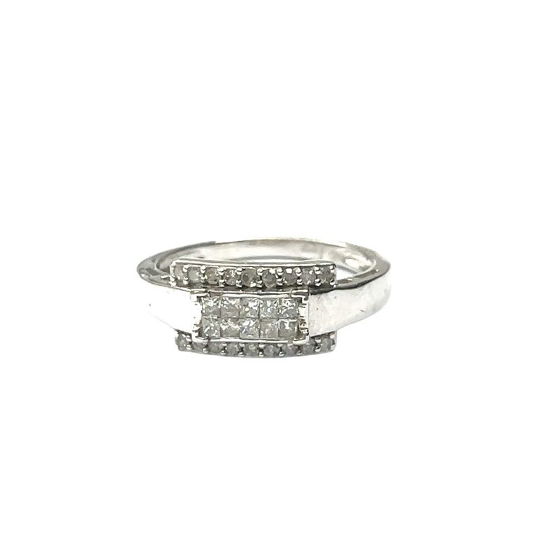 9ct white gold diamond cluster set gold ring