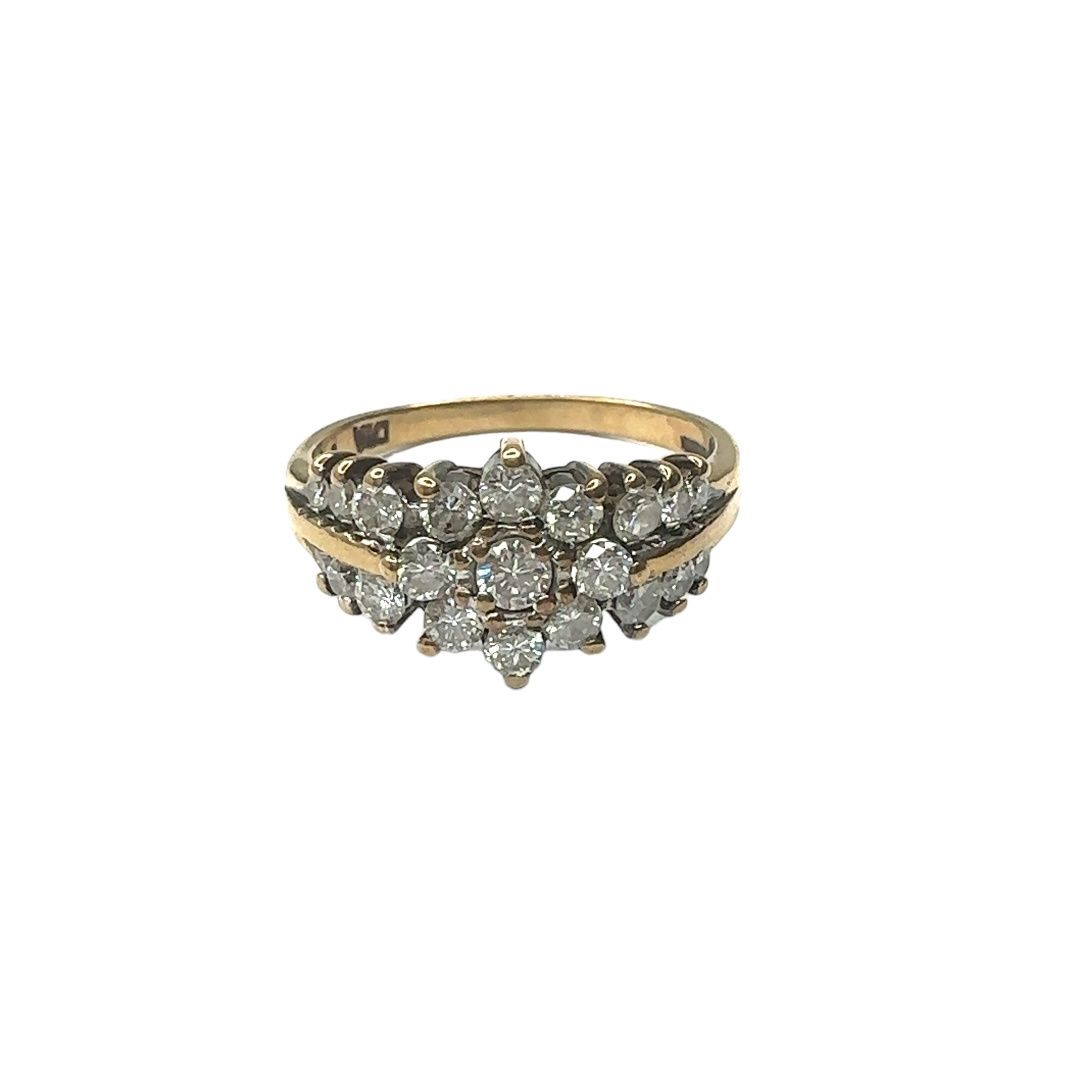 18ct yellow gold cluster diamond flower ring