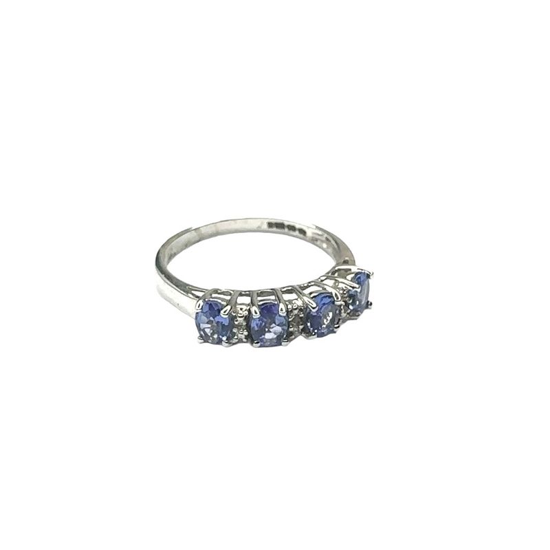 9ct white gold diamond 0.10ct and amethyst set ring