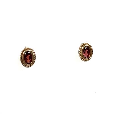 Oval Vintage Style Garnet Studs STE0036