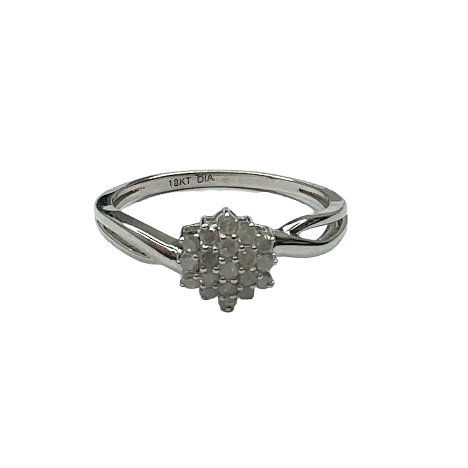 9ct white gold diamond 0.15ct flower style set ring