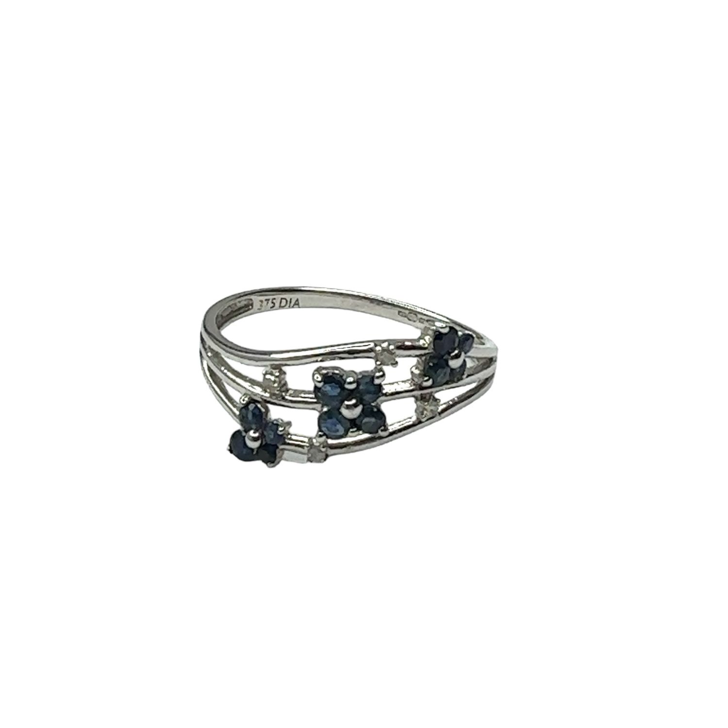9ct white gold sapphire 0.15ct  flower ring