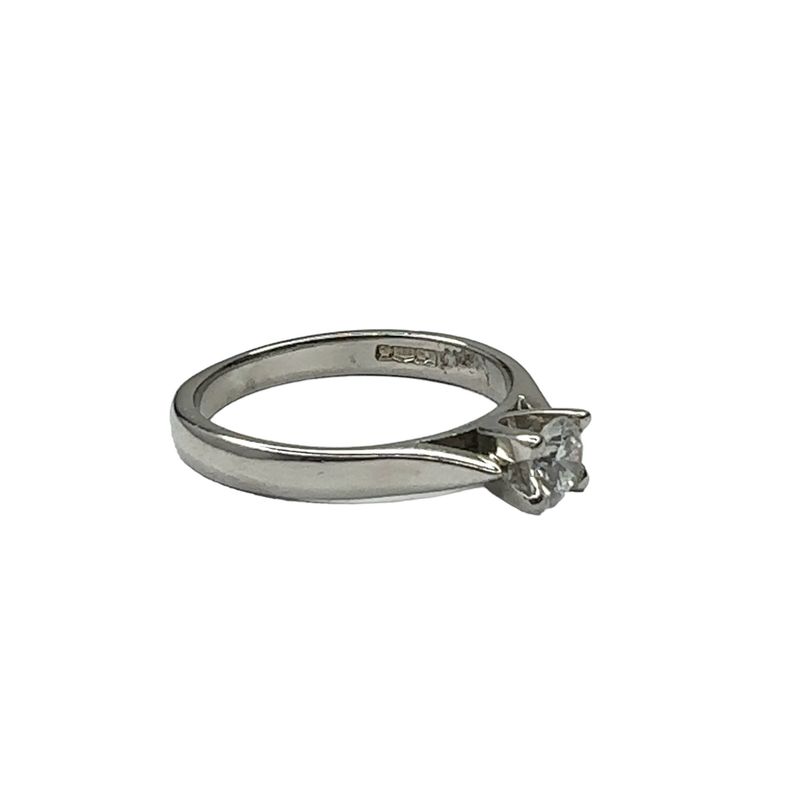 Platinum single set diamond 0.25ct ring