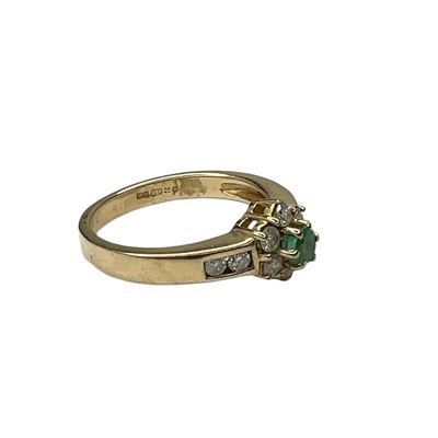 9ct yellow gold diamond 0.20ct and emerald ring