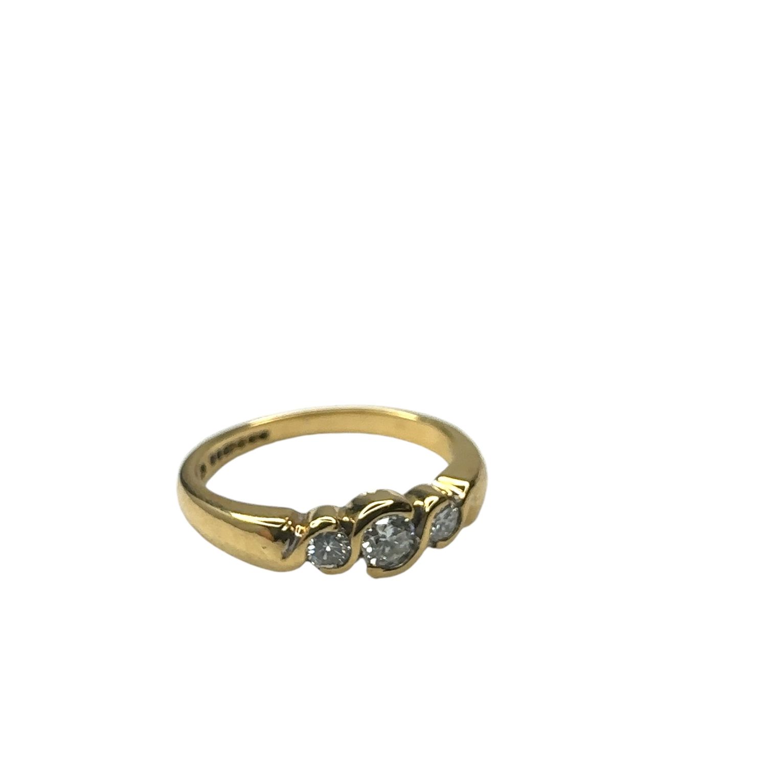 18ct yellow gold 3 0.30ct diamond set ring